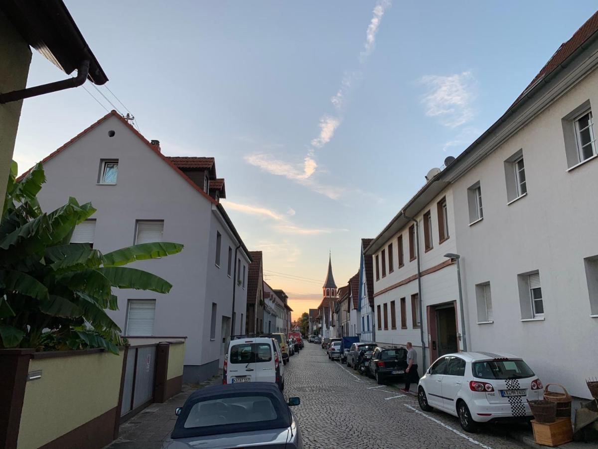 Romantisches Kamin-Apartment By Rabe - Netflix & Coffee-Bar & Parkplatz Karlsruhe Exterior foto